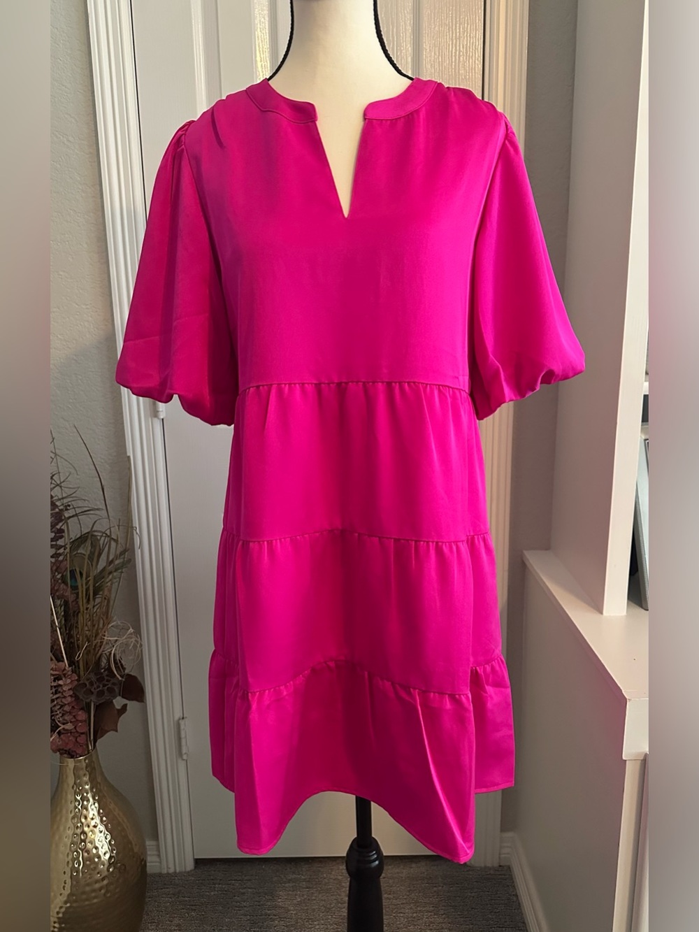 NWT THML Fuchsia Bubble Sleeve Tiered Dress Size XS